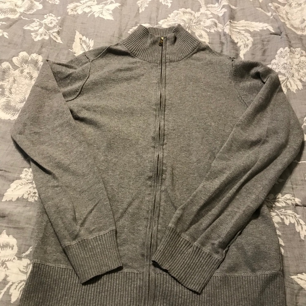 3/$20✨Men’s Zip Up Sweater